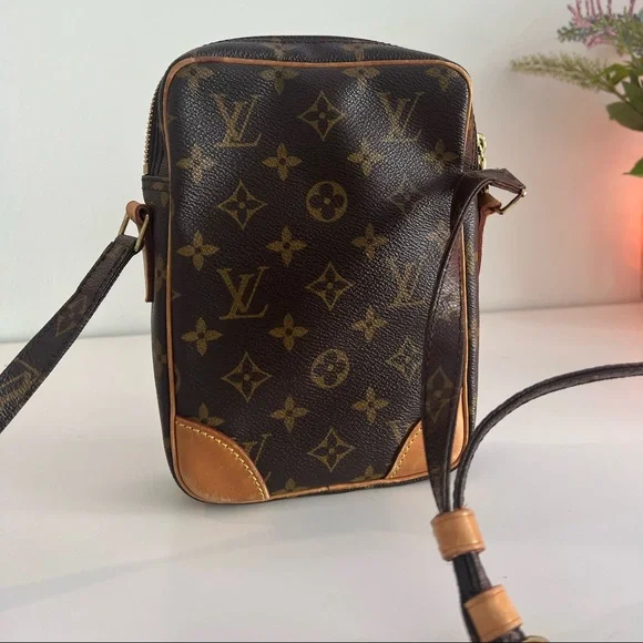 Vintage Louis Vuitton Monogram Danube PM Crossbody Bag - Picture 3 of 15